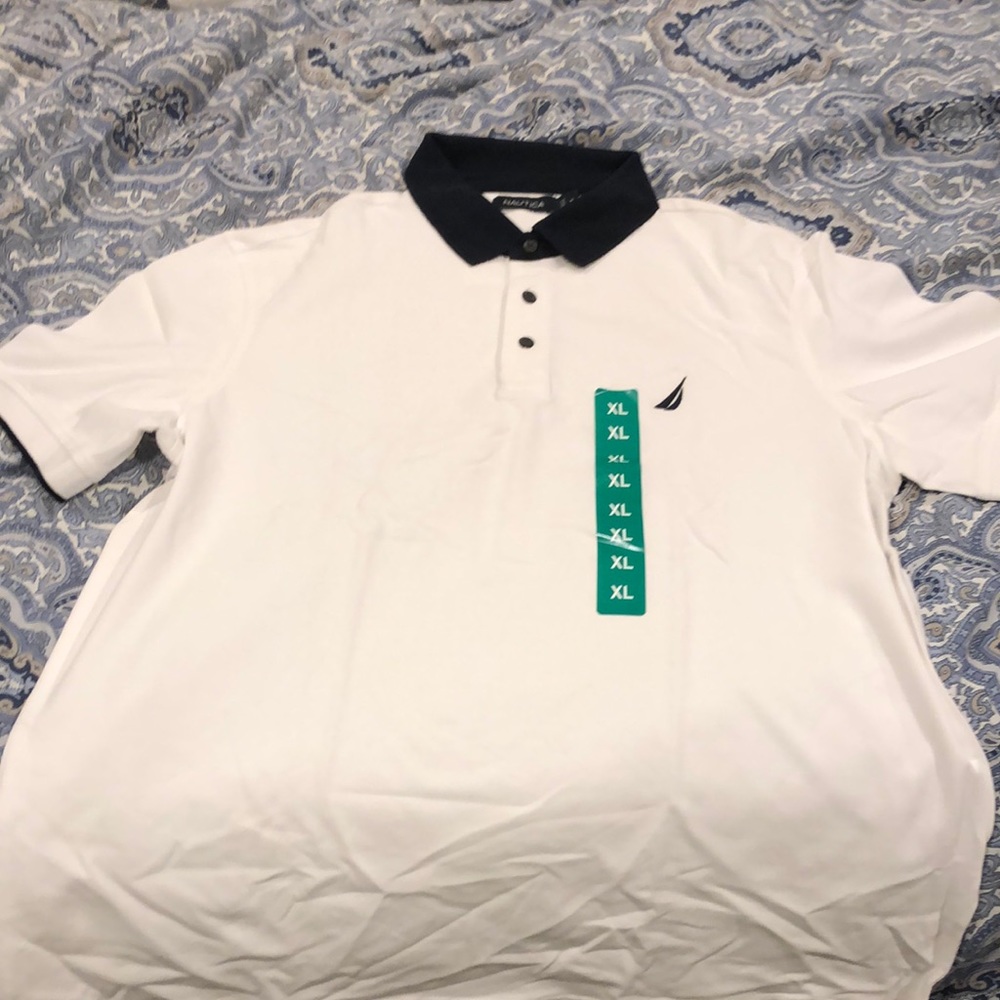 Men’s Nautical Extra-large short sleeve, collared shirt. White and blue.